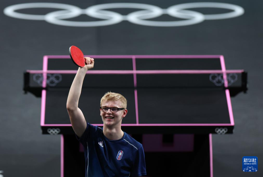 纳小球童 纳小球童